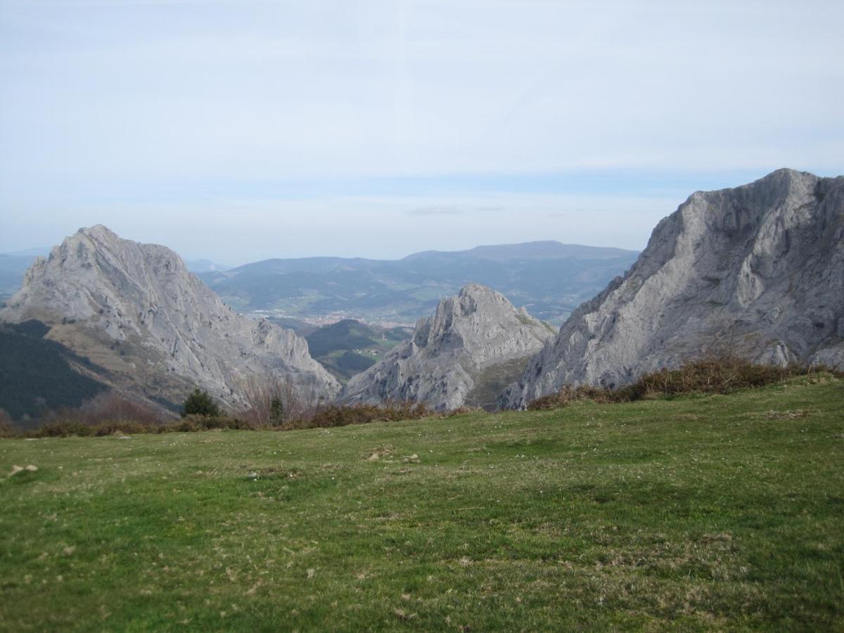 Andramari Tourist Home Parking& Wifi Аморебьета-Эчано Экстерьер фото